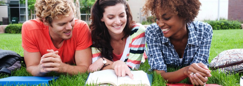 It’s possible to have both student debt and excellent credit